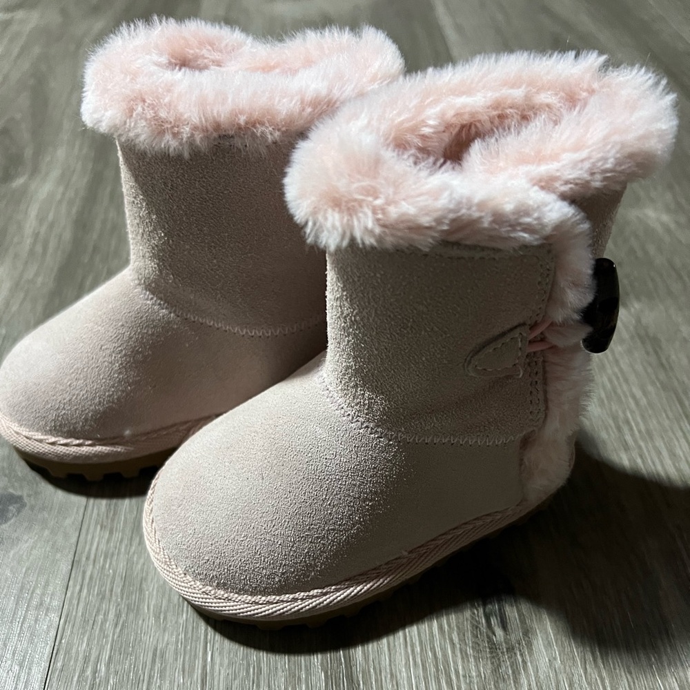 NEW BEARPAW PINK BOOTS